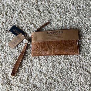 NWT - American Leather Co Nashville Charger wristlet purse/wallet